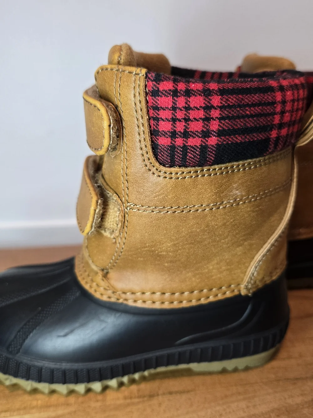 Toddler Waterproof Winter Duck Boots in Tan and Plaid. 9T/10T